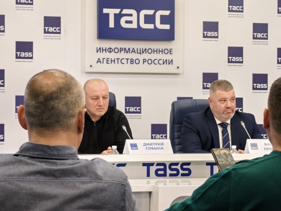 Вчера в пресс-центре ТАСС, состоялась презентация моей новой книги «Кровавый майдан. Западный след в документах СБУ» Вчера в пресс-центре ТАСС, состоялась презентация моей новой книги «Кровавый майдан. Западный след в документах СБУ»