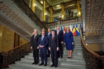 Европа должна быть готова к долгосрочной стратегической конфронтации с Россией, заявил президент Литвы