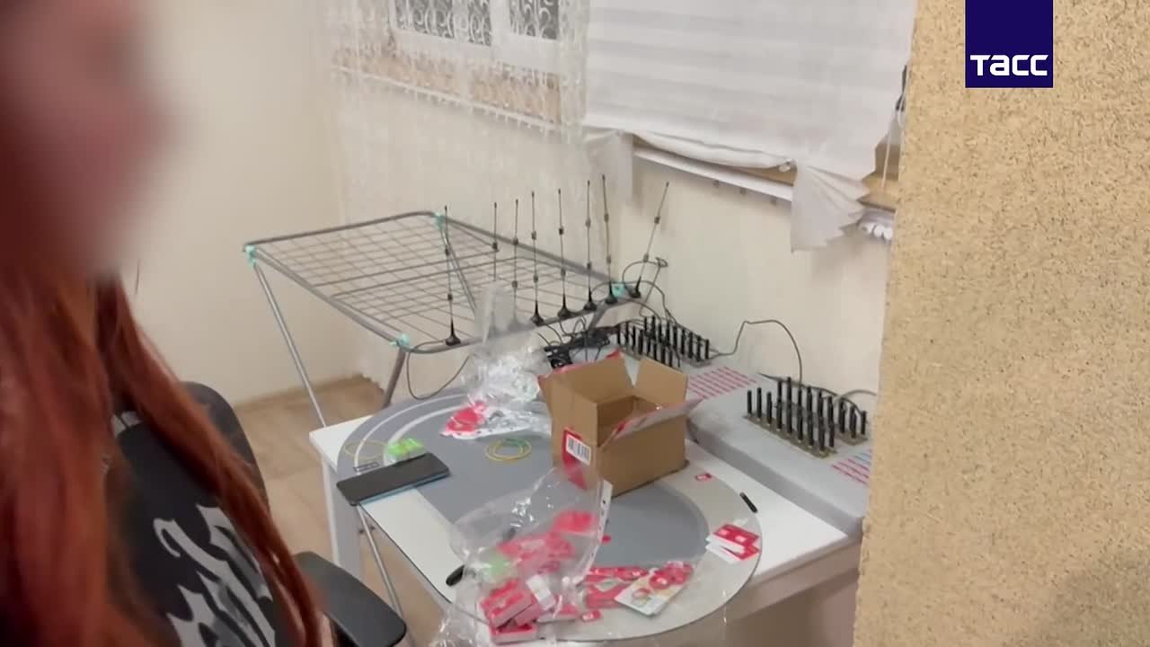 В 12 регионах России задержали 19 человек, причастных к организации работы сим-боксов, которые используются спецслужбами Украины для вовлечения россиян в диверсионную деятельность