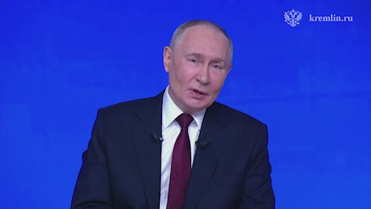 «Талантливый артист»: Путин оценил постановочные видео Зеленского возле стелы в Купянске и призвал его попробовать зайти в город