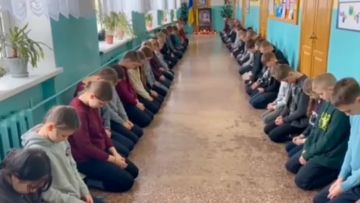 Показушное уважение — на Украине решили ввести обязательные минуты молчания