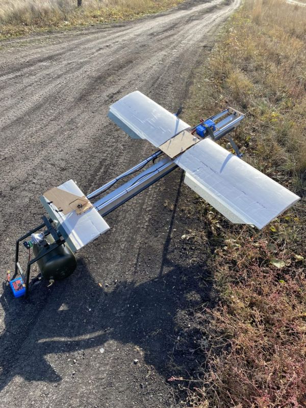 ��������� ���� ���������� "������" ����������� �� �������, �� ���� ��� ��� �������� "���������" (BeBradron) �� �������� BlueBird Tech