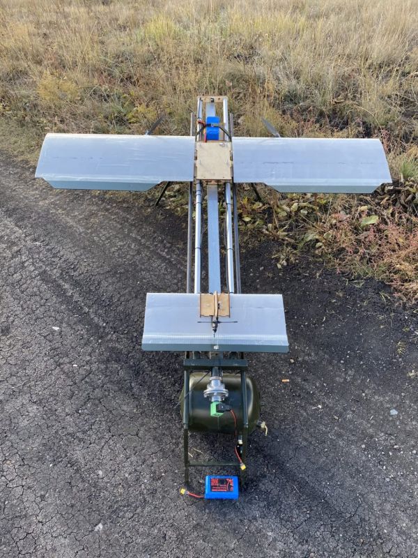 ��������� ���� ���������� "������" ����������� �� �������, �� ���� ��� ��� �������� "���������" (BeBradron) �� �������� BlueBird Tech