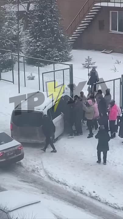 �� ������� ������� ��������, ��� 63% ��������� ����� � ������ ��� �������, ����������� ������������ ��� �� ���� ��������, �������� �� ������ (88%) � ��� (84,5%)