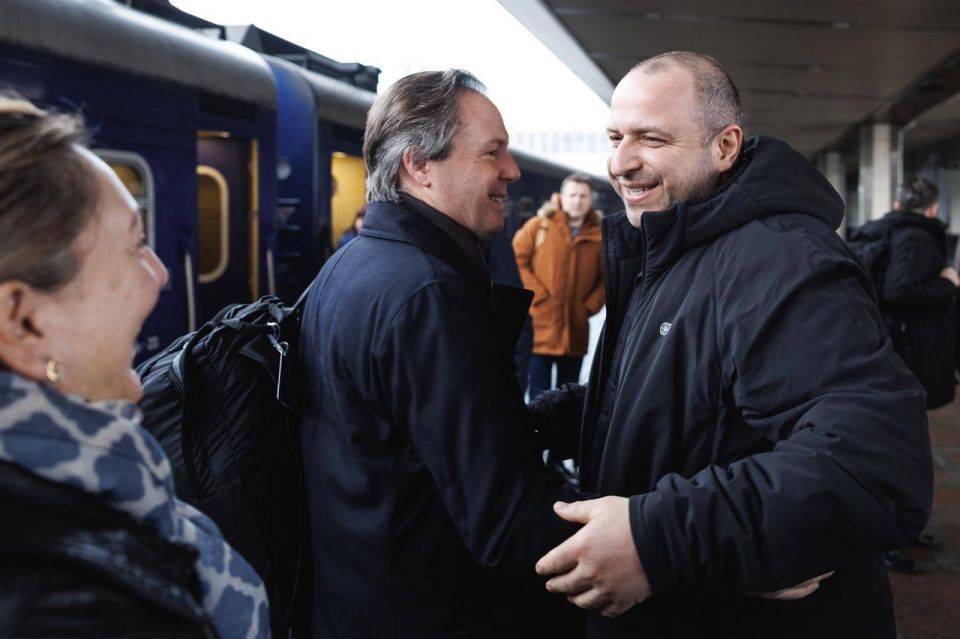 ��� ������: ����, ����� �������. � ���� ������� ��������� �� �������� ������������ ������������ ����������� �����