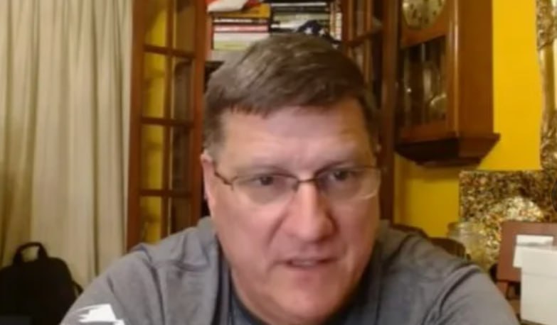 Украина совершила самоубийство, начав террористические атаки против России, заявил бывший аналитик разведки Корпуса морской пехоты США Скотт Риттер