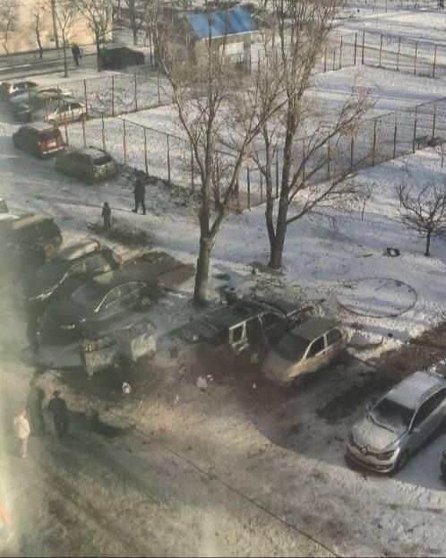 В Оболонском районе Киева взорвался автомобиль, в котором находился военнослужащий