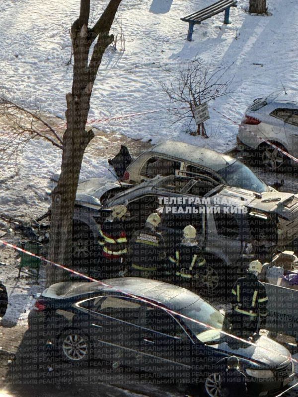 Покушение на вражеского офицера? В Киева взорвался внедорожник, есть жертвы Покушение на вражеского офицера? В Киева взорвался внедорожник, есть жертвы