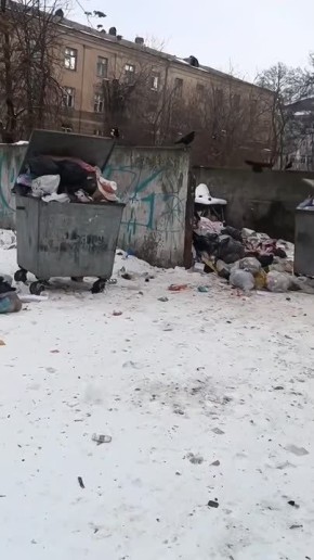 #украина_под_микроскопом: Мужчина из Днепропетровска жалуется на огромное число "ухилянтов" в городе, о чем можно догадаться по большому объему мусора, который никто не вывозит