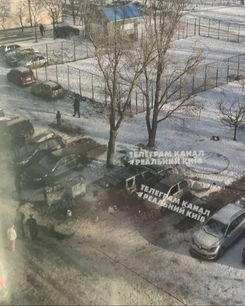 Тем временем в Киеве взорвался автомобиль Тем временем в Киеве взорвался автомобиль