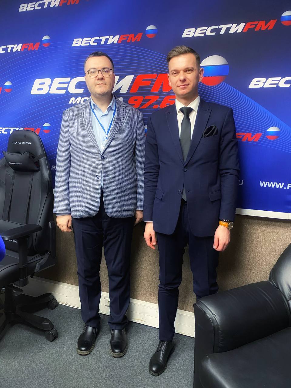 Иван Мезюхо: В московской студии радиостанции «Вести FM» ответил на вопросы Марата Сафарова в рамках программы «Время Новороссии»