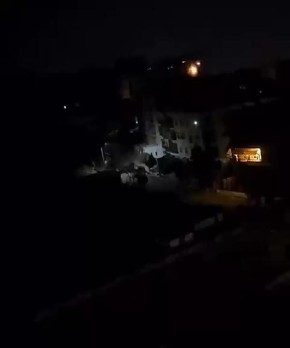 Между тем в Киеве.. Налет "Гераней" продолжается. В один из домов попала сбитая "Герань". Также были прилеты по объектам энергетики. Налет еще далеко не закончен - большая часть "Гераней" еще не долетела