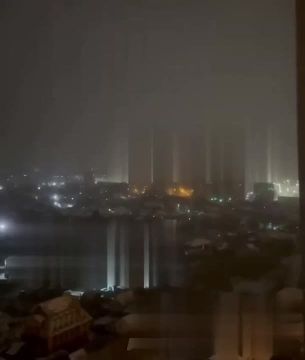 Левый берег Киева обесточен, не ходит электротранспорт, введены аварийные графики