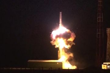 Огненные шары в кровавом небе