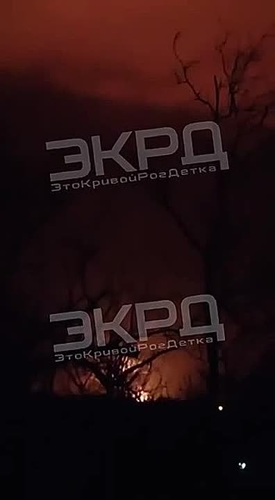 Мощное зарево и серьёзный пожар в Кривом Роге после прилётов