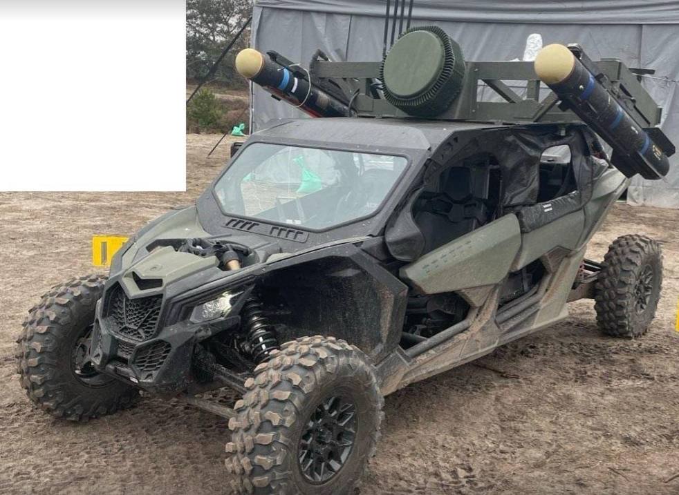 Фотографии американского ЗРК Tempest с ракетами AGM-114L Hellfire LongBow на территории Украины, опубликованные одним из украинских волонтёров Фотографии американского ЗРК Tempest с ракетами AGM-114L Hellfire LongBow на территории Украины, опубликованные одним из украинских волонтёров