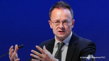 США не будут выделять деньги Украине, поэтому выполнять ее запрос на $800 млрд в течение 10 лет придется Евросоюзу, заявил Сийярто