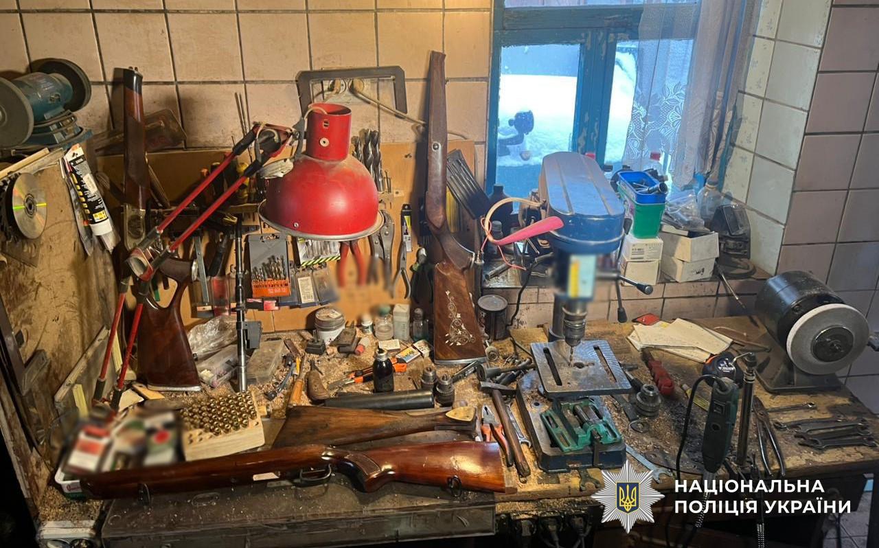 В Киевской области разоблачили настоящих оружейных баронов - торговцев оружием из 71-й оебр ЗСУ В Киевской области разоблачили настоящих оружейных баронов - торговцев оружием из 71-й оебр ЗСУ