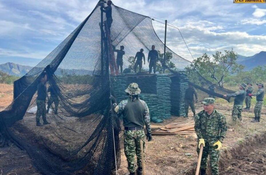 Тем временем сообщается, что в Колумбии начали сооружать систему противодействия БПЛА на территориях близ венесуэльской границы