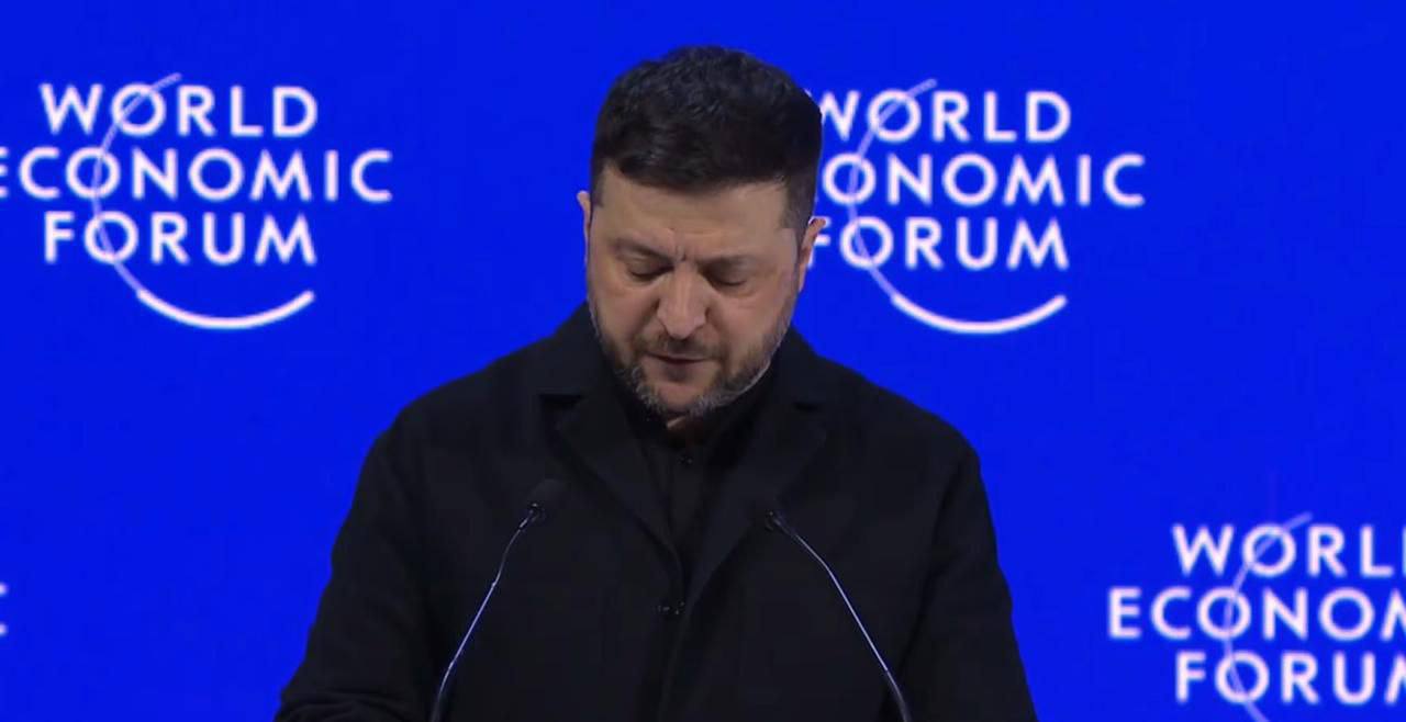 Зеленский жестко раскритиковал Европу за неспособность себя защитить перед стремлением Трампа заполучить Гренландию, а также за нежелание захватывать российские танкеры по примеру действий США