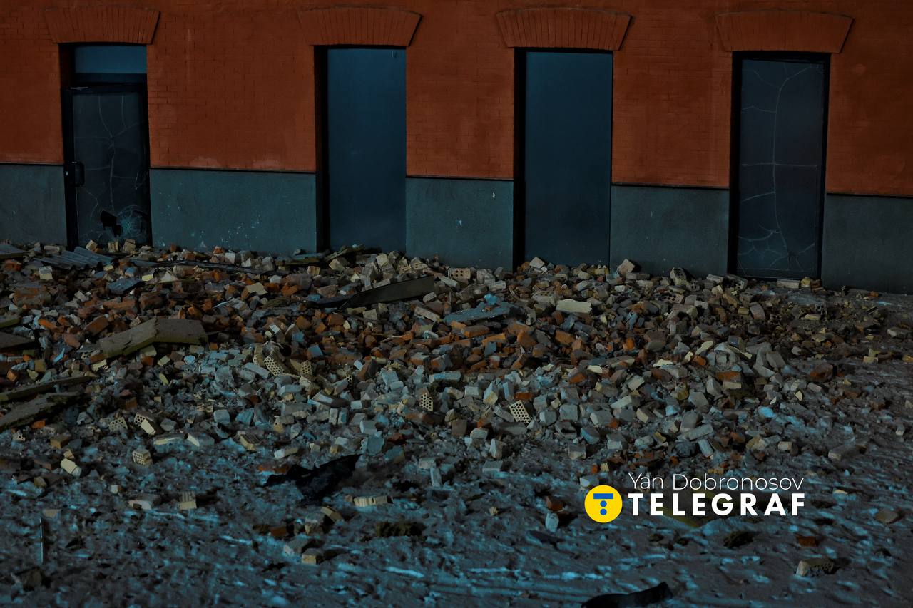 Киеву пришлось не сладко: нанесён удар по фабрике Порошенко Roshen Киеву пришлось не сладко: нанесён удар по фабрике Порошенко Roshen