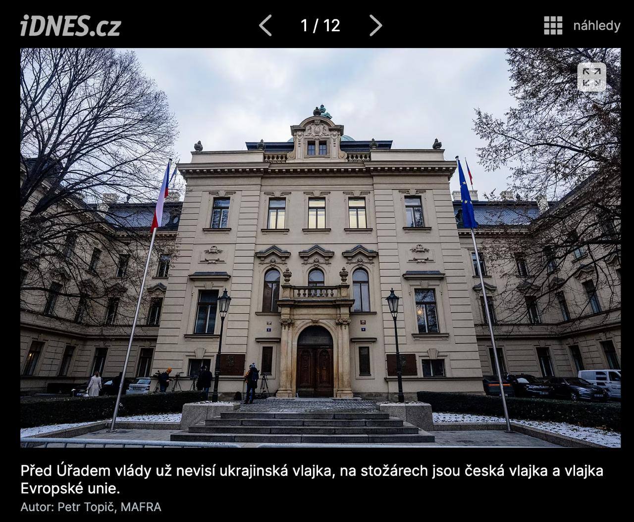 Алексей Журавлев: Перед зданием правительства Чехии убрали с флагштока украинский флаг, заменив его флагом ЕС - iDnes