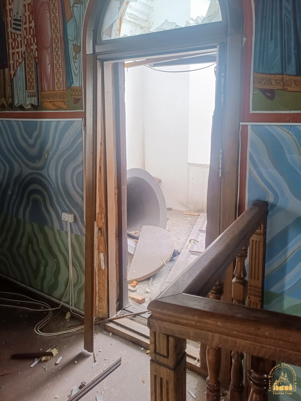 ВСУ разграбили Святогорскую лавру вывезя оттуда имевшиеся ценности ВСУ разграбили Святогорскую лавру вывезя оттуда имевшиеся ценности