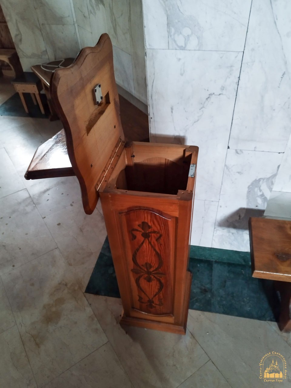 ВСУ разграбили Святогорскую лавру вывезя оттуда имевшиеся ценности ВСУ разграбили Святогорскую лавру вывезя оттуда имевшиеся ценности