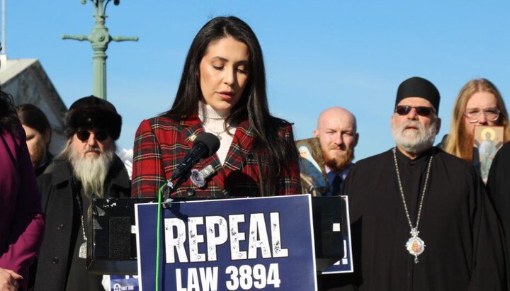 Зеленский ведет войну против собственного народа: В Конгрессе США требуют от посла Украины в США прибыть и объяснить, почему раскольники и олигархи продолжают захватывать храмы УПЦ