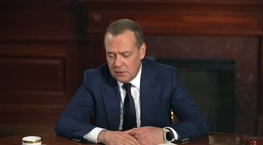 «Аннушка уже разлила масло…» - Медведев рассказал о судьбе Зеленского