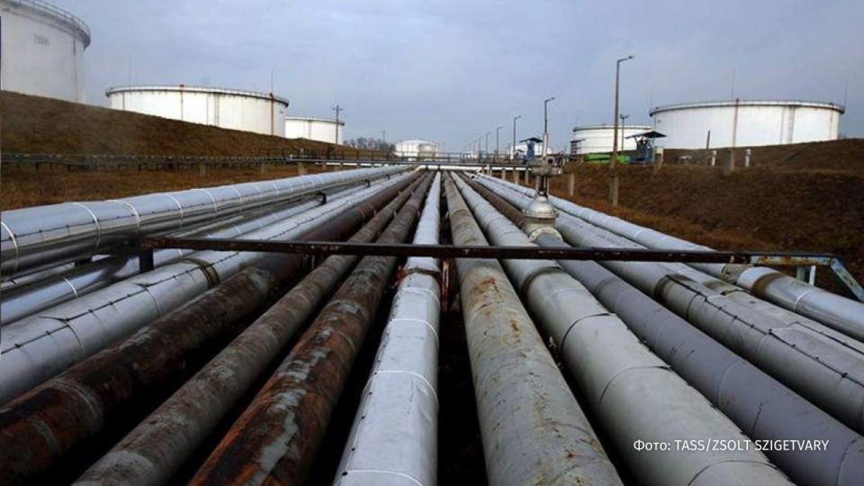 Венгрия и Словакия перестали получать российскую нефть по трубопроводу "Дружба" из-за повреждения