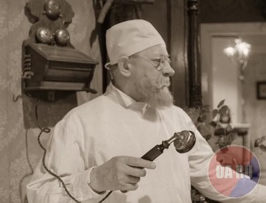 Макрон заявил, что принял решение об установлении прямого канала связи с Россией