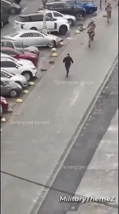 На Украине своя Олимпиада. Он стометровку так чесал, чтобы если кто то засекал попал бы в олимпийскую десятку