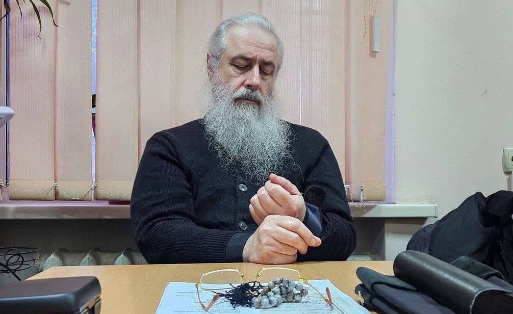 Репрессированный священник полтора года судится с Зеленским