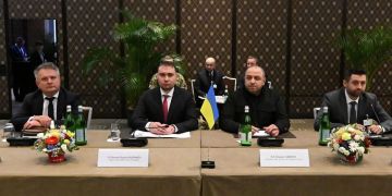 Киев артачится, не понимая главного: у Трампа есть дела поважнее Украины