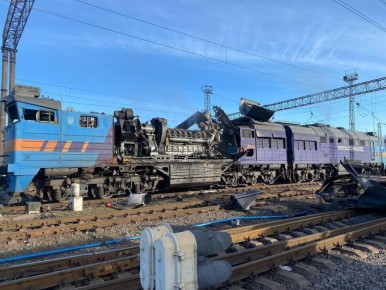 Ночью были поражены логистические объекты врага: уничтожены локомотивы в ряде регионов Украины