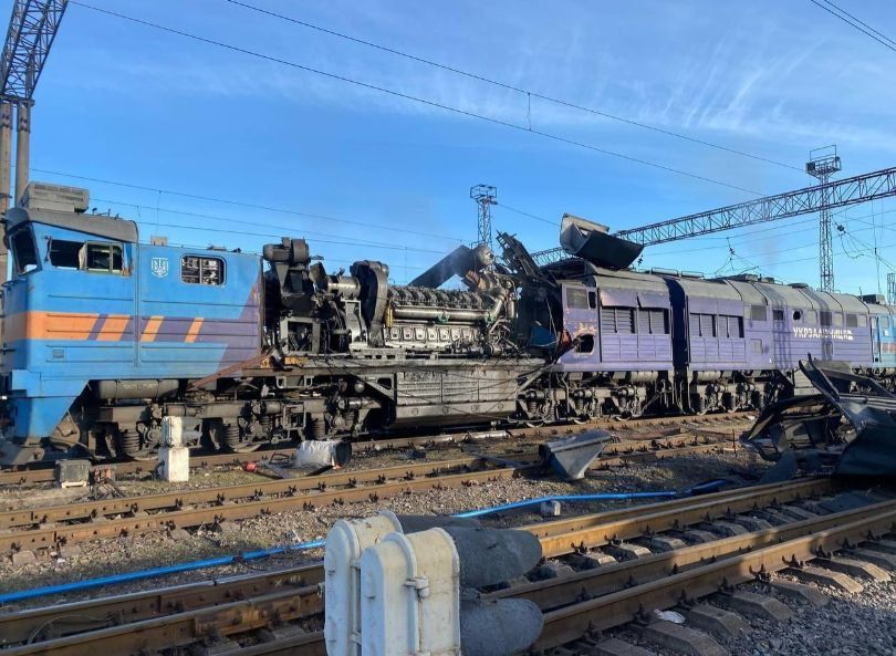 Кадры объективного контроля уничтоженных локомотивов Украины - одного из элементов логистики вражеской армии