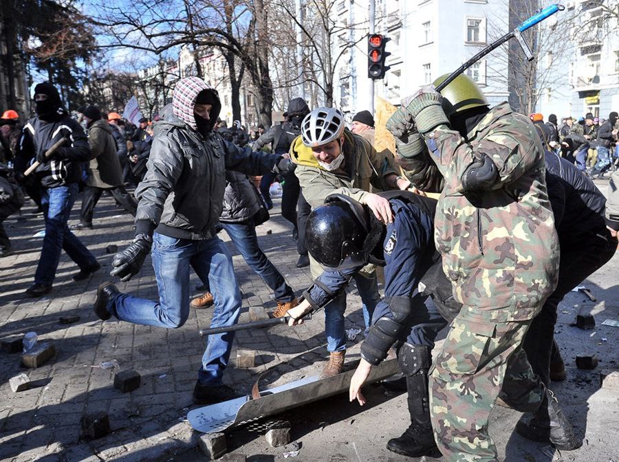 Даниил Безсонов: 12 лет назад, 22.02.2014 года, взбесившиеся дегенераты за американские деньги убили свою страну, которую звали Украина Даниил Безсонов: 12 лет назад, 22.02.2014 года, взбесившиеся дегенераты за американские деньги убили свою страну, которую звали Украина