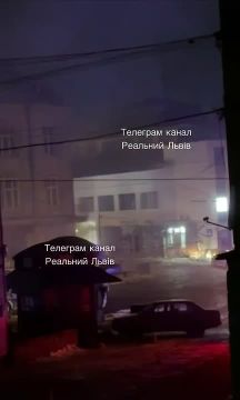В центре Львова что-то взорвалось, но это не прилеты