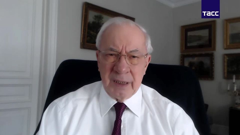 Германия, Великобритания и Франция пытаются сорвать переговоры по Украине, в том числе с помощью заявлений о размещении на ее территории войск НАТО, заявил в интервью ТАСС Николай Азаров