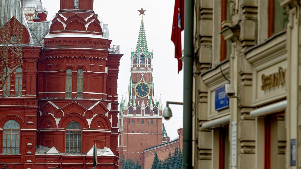 Россия даст жесткий отпор и воспримет любую помощь Украине в получении ядерного оружия как попытку создать прямую угрозу ее безопасности, заявила Захарова