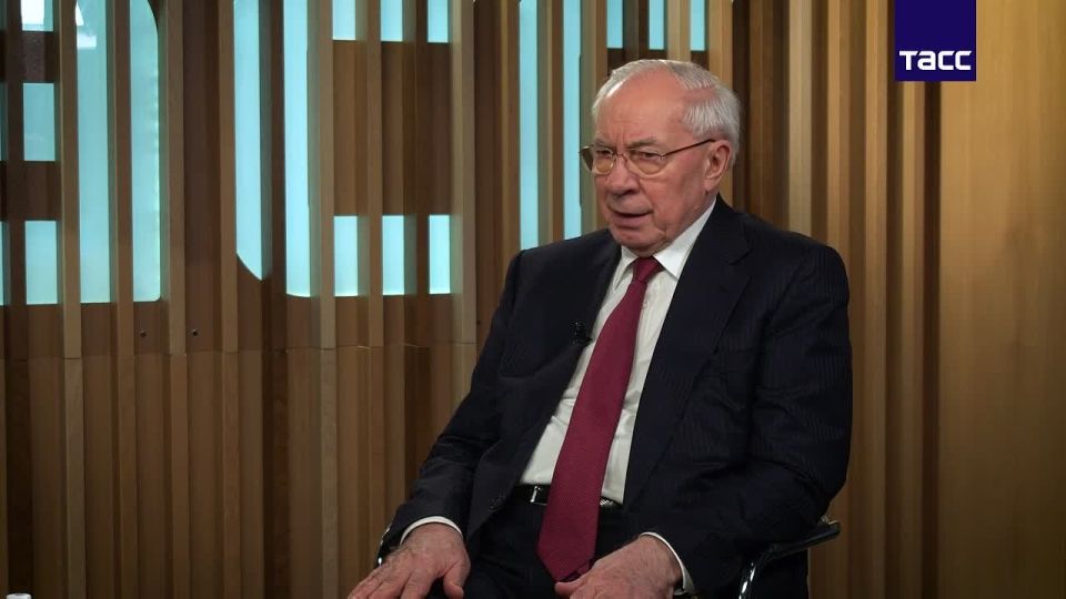 Передача Киеву ядерного оружия чревата началом Третьей мировой войны, заявил Азаров ТАСС