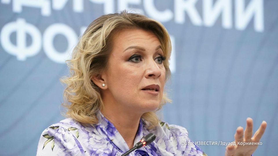 Попытки снабдить Киев ядерным оружием являются остро эскалационным шагом, заявила официальный представитель МИД РФ Мария Захарова