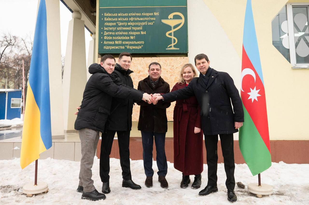 Гуманитарный конвейер. из Азербайджана на т.н. Украину