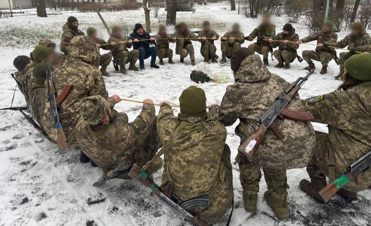 Новый пакет помощи НАТО Украине включил в себя психологическую подготовку боевиков ВСУ, чтобы те не сбегали с поля боя и не отказывались воевать с Россией Новый пакет помощи НАТО Украине включил в себя психологическую подготовку боевиков ВСУ, чтобы те не сбегали с поля боя и не отказывались воевать с Россией