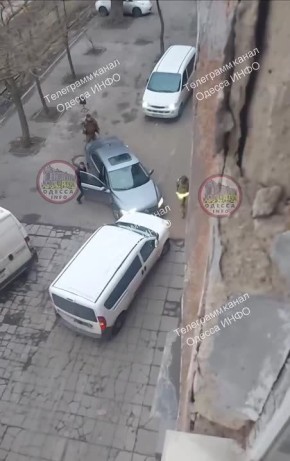 В Одессе сотрудник ТЦК открыл огонь в сторону парня, который пытался убежать после ДТП