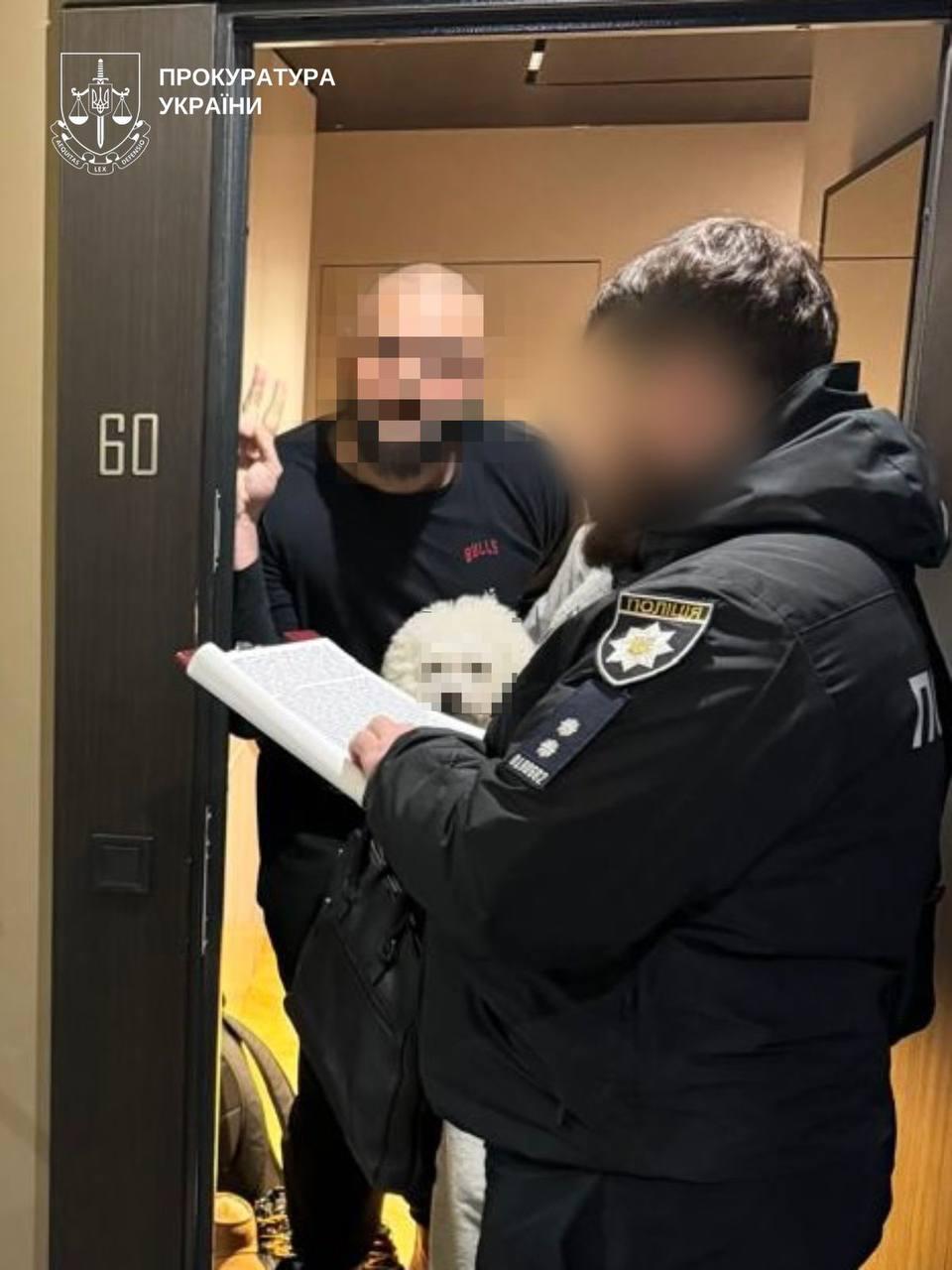 Прокуратура Украины замазала морду собаки на фотографиях с обысков