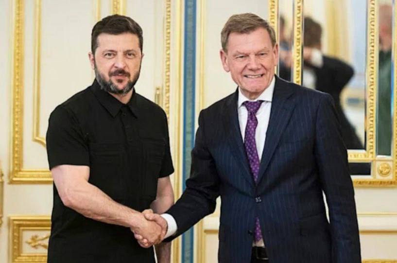 Зеленский унизил главу МИД ФРГ наградой не по статусу, сообщает издание Welt