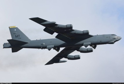 По предварительной информации, в направлении Ирана движется большая группа американских стратегических бомбардировщиков B-52H Stratofortress и/или B-2A Spirit