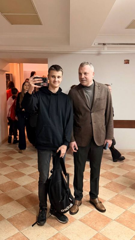 Евгений Попов: Сегодня в Домжуре прошла встреча с начинающими журналистами Евгений Попов: Сегодня в Домжуре прошла встреча с начинающими журналистами